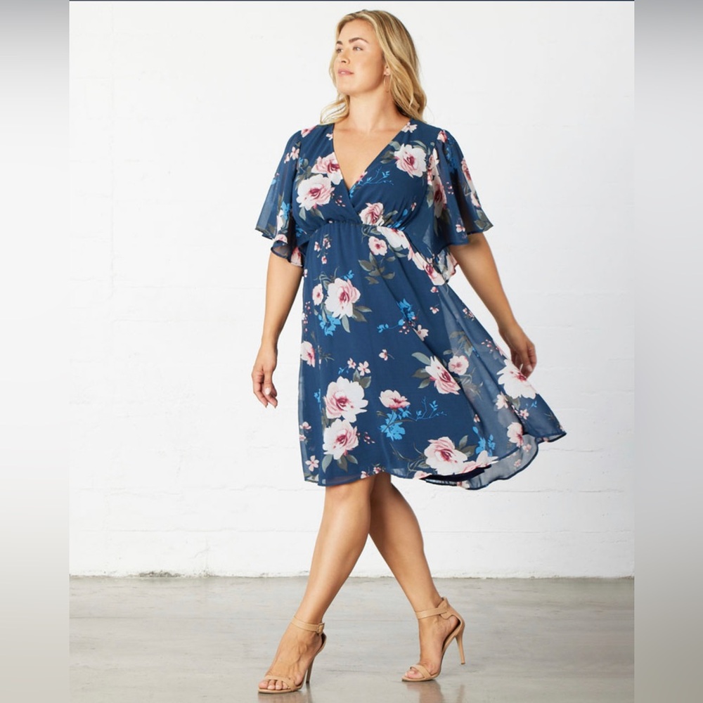 NWT Kiyonna Florence Flutter sleeve dress